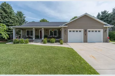 809 Spruce Place, Saint Peter, MN 56082 - Photo 1
