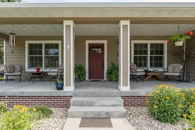 809 Spruce Place, Saint Peter, MN 56082 - Photo 2