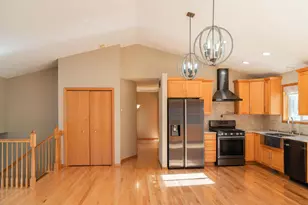 2543 Cypress St, Maplewood, MN 55109 - Photo 8