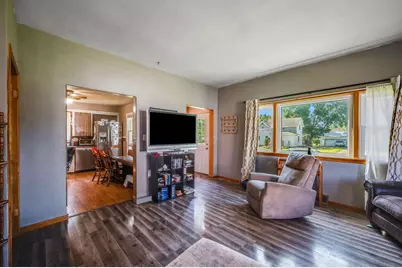 319 E 10th Street, Blue Earth, MN 56013 - Photo 4
