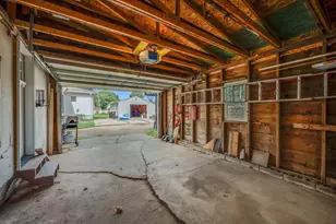 319 E 10th St, Blue Earth, MN 56013 - Photo 22
