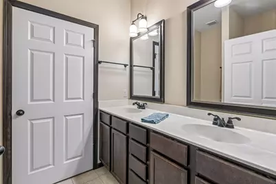 2588 Vierling Drive E, Shakopee, MN 55379 - Photo 16