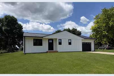 1050 Bluff Street NE, Hutchinson, MN 55350 - Photo 1