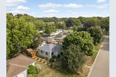 4718 Yates Avenue N, Crystal, MN 55429 - Photo 2