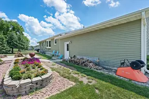 219 5th St SE, Madelia, MN 56062 - Photo 38