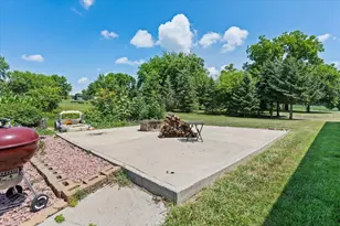 219 5th St SE, Madelia, MN 56062 - Photo 38