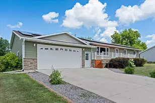 219 5th St SE, Madelia, MN 56062 - Photo 42