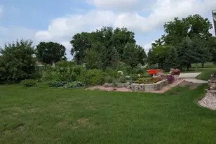 219 5th St SE, Madelia, MN 56062 - Photo 2
