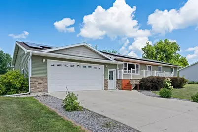 219 5th Street SE, Madelia, MN 56062 - Photo 1