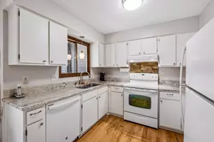 954 Carmel Ct, Shoreview, MN 55126 - Photo 10