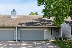 954 Carmel Ct, Shoreview, MN 55126 - Photo 2
