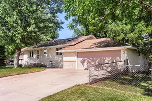 558 113th Ln NW, Coon Rapids, MN 55448 - Photo 4
