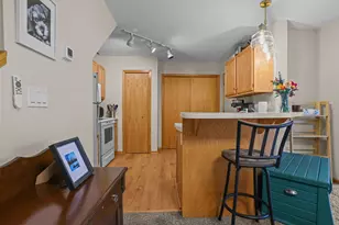 1795 Donegal Dr, Woodbury, MN 55125 - Photo 8
