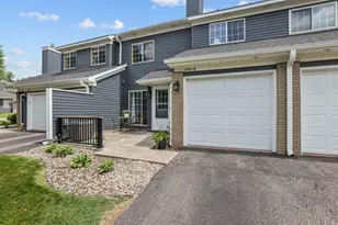 1795 Donegal Dr, Woodbury, MN 55125 - Photo 2
