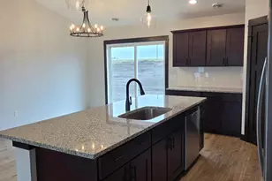 1110 Cullen St, Saint Peter, MN 56082 - Photo 8