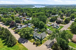 523 Moore St W, Stillwater, MN 55082 - Photo 2