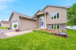 920 S Cedar St, Belle Plaine, MN 56011 - Photo 2
