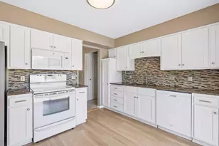 1817 Welland Ave, Minnetonka, MN 55305 - Photo 12