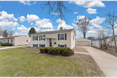 1866 38th Street NW, Rochester, MN 55901 - Photo 2