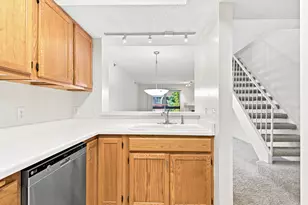 7440 Edinborough Way, Edina, MN 55435 - Photo 6