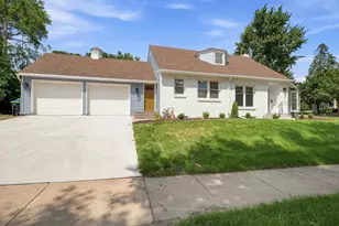 4920 Sunnyside Rd, Edina, MN 55424 - Photo 4
