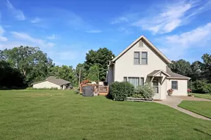 729 8th St NE, Little Falls, MN 56345 - Photo 2