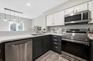 1372 Carling Dr, Saint Paul, MN 55108 - Photo 12