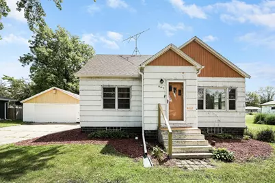 307 Lyndale Avenue N, New Prague, MN 56071 - Photo 2