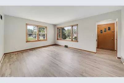 307 Lyndale Avenue N, New Prague, MN 56071 - Photo 6