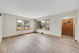 307 Lyndale Ave N, New Prague, MN 56071 - Photo 6