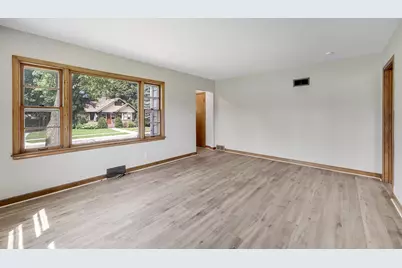 307 Lyndale Avenue N, New Prague, MN 56071 - Photo 8