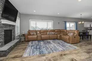 1114 Susan Ln, Roberts, WI 54023 - Photo 8
