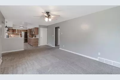 312 9th Avenue SE, Waseca, MN 56093 - Photo 8