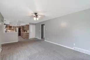 312 9th Ave SE, Waseca, MN 56093 - Photo 8