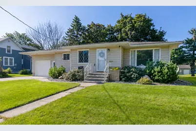 312 9th Avenue SE, Waseca, MN 56093 - Photo 2