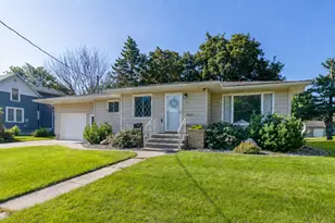 312 9th Ave SE, Waseca, MN 56093 - Photo 2