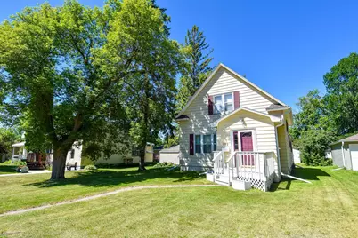 313 State Avenue N, Thief River Falls, MN 56701 - Photo 1
