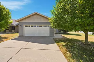 1050 Voyageur St, Saint Cloud, MN 56303 - Photo 2