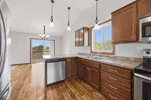 1050 Voyageur St, Saint Cloud, MN 56303 - Photo 4