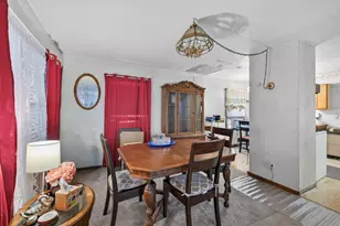 813 Minnehaha Ave W, Saint Paul, MN 55104 - Photo 4