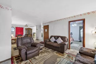 813 Minnehaha Ave W, Saint Paul, MN 55104 - Photo 8