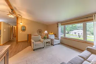 W764 Valley Dr, Fountain City, WI 54629 - Photo 14