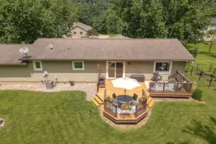 W764 Valley Dr, Fountain City, WI 54629 - Photo 46