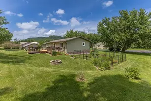 W764 Valley Dr, Fountain City, WI 54629 - Photo 58