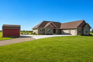 30061 Ashby Ct, Northfield, MN 55057 - Photo 2