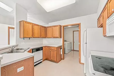 7588 Ojibway Park Bay, Woodbury, MN 55125 - Photo 4