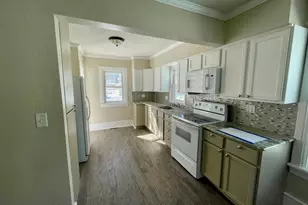 911 W Cavour Ave, Fergus Falls, MN 56537 - Photo 2