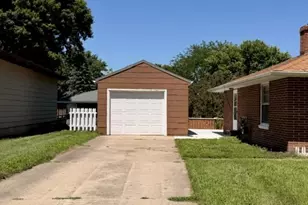 830 6th St, Windom, MN 56101 - Photo 2