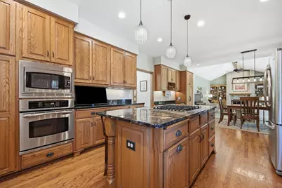 699 Bridle Ridge Road, Eagan, MN 55123 - Photo 8