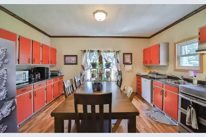 403 8th Street NE, Staples, MN 56479 - Photo 2